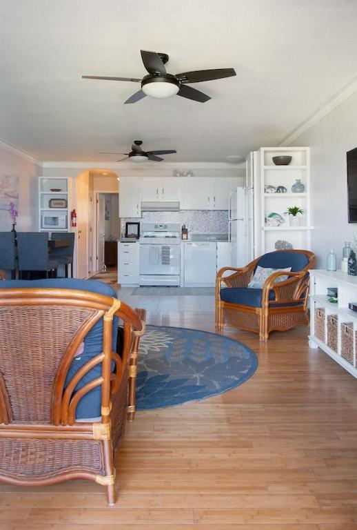 Apartmán Molokai Island Retreat With Beautiful Ocean Views And Pool - Newly Remodeled! Ualapue Exteriér fotografie