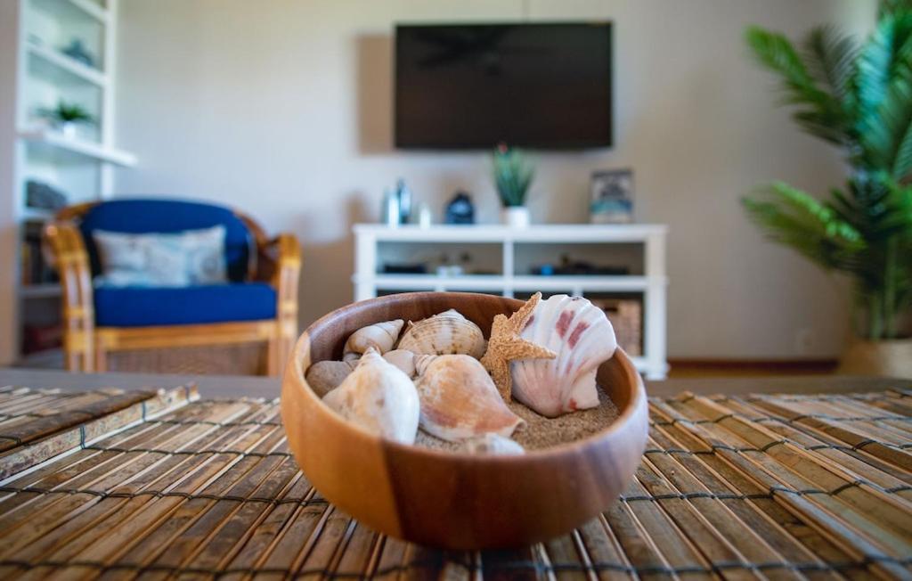 Apartmán Molokai Island Retreat With Beautiful Ocean Views And Pool - Newly Remodeled! Ualapue Exteriér fotografie