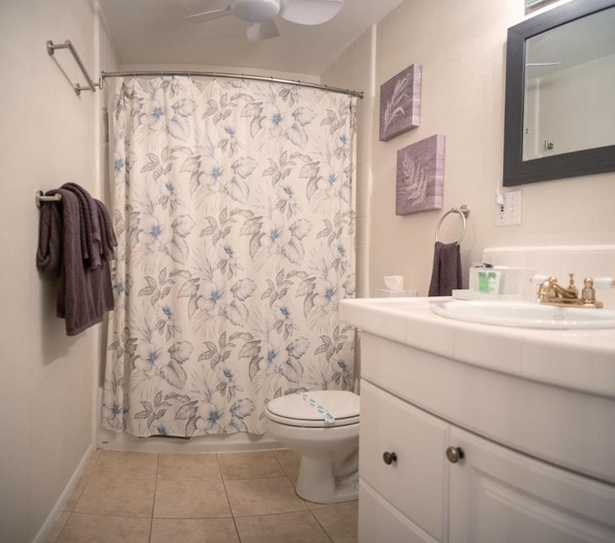 Apartmán Molokai Island Retreat With Beautiful Ocean Views And Pool - Newly Remodeled! Ualapue Exteriér fotografie